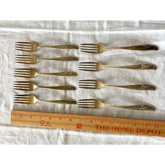 35 PC WM Rogers International Exquisite Reinforced Silverplate w Iced Tea Spoons - Picture 8 of 13